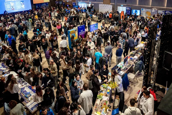 Timișoara universitară, împreună pentru viitorul elevilor: peste 2.500 de tineri prezenți la cea de-a IV-a ediție a târgului „Timișoara – ATU pentru educația ta”