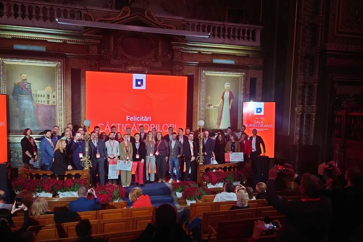 Tinere cadre didactice ale Universității Politehnica Timișoara, premiate la Gala Burselor ANIS 2025 – o nouă confirmare a tradiției inovării în educație