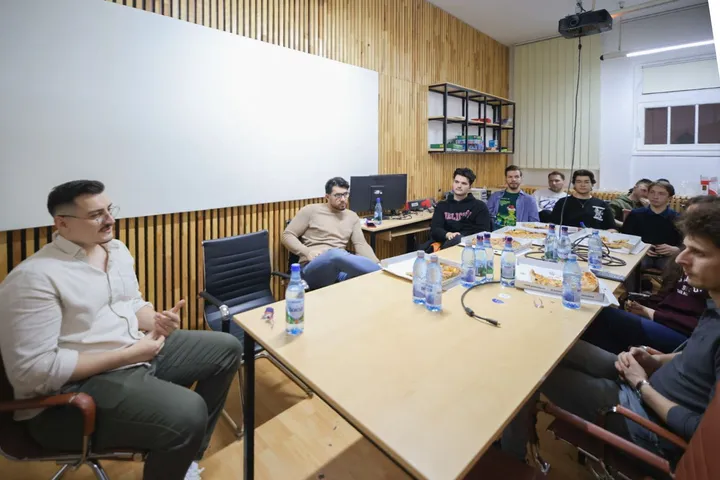 Caius Debucean s-a întors la UPT, „unde a început totul”, iar acum reușește să-i inspire și pe alții