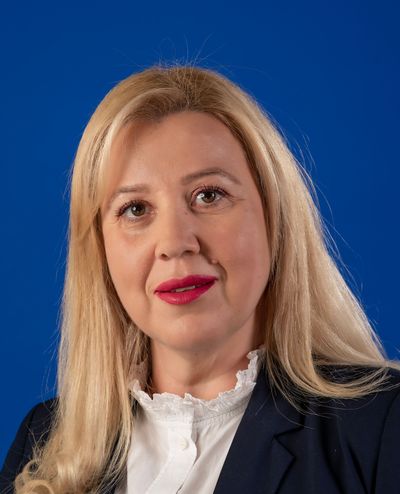 Larisa Ivașcu